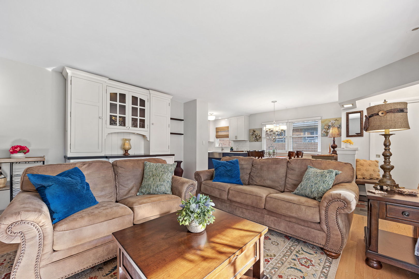 937 ROBINHOOD Lane