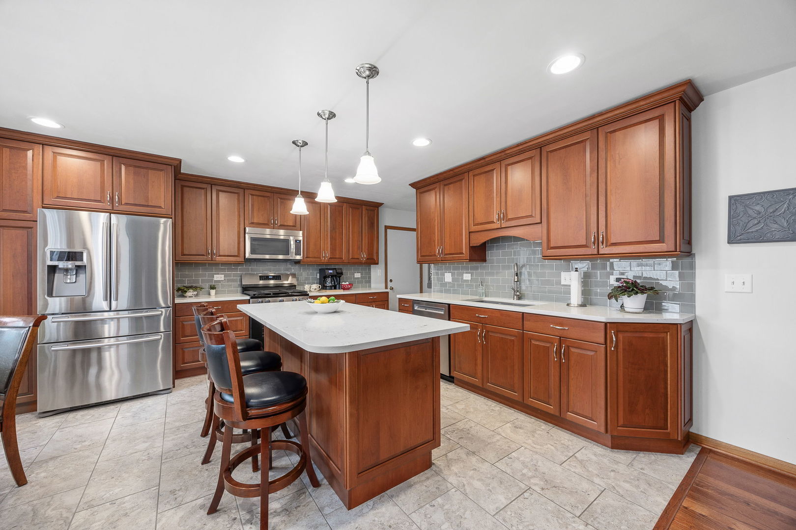 20W505 Elizabeth Street
