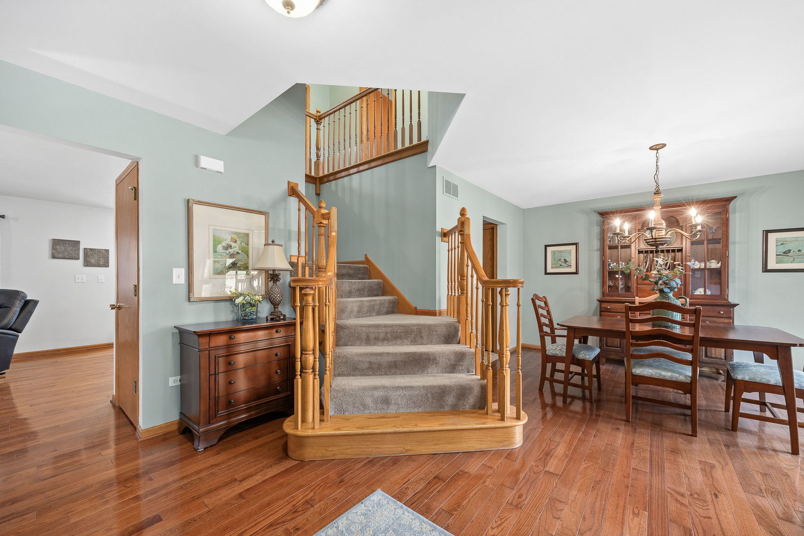 20W505 Elizabeth Street