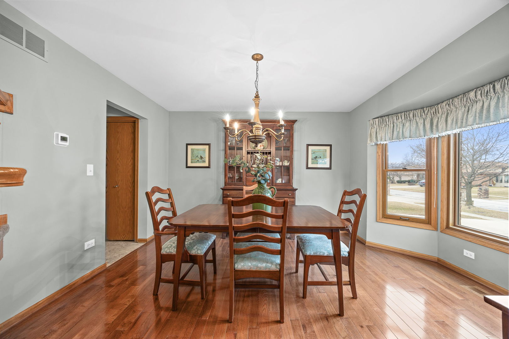 20W505 Elizabeth Street
