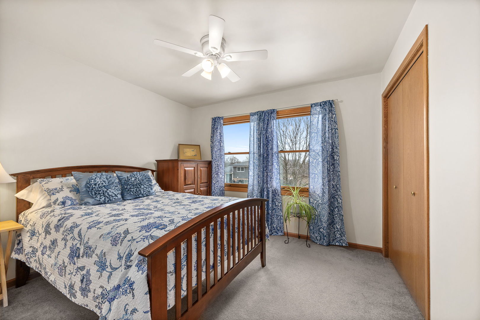 20W505 Elizabeth Street