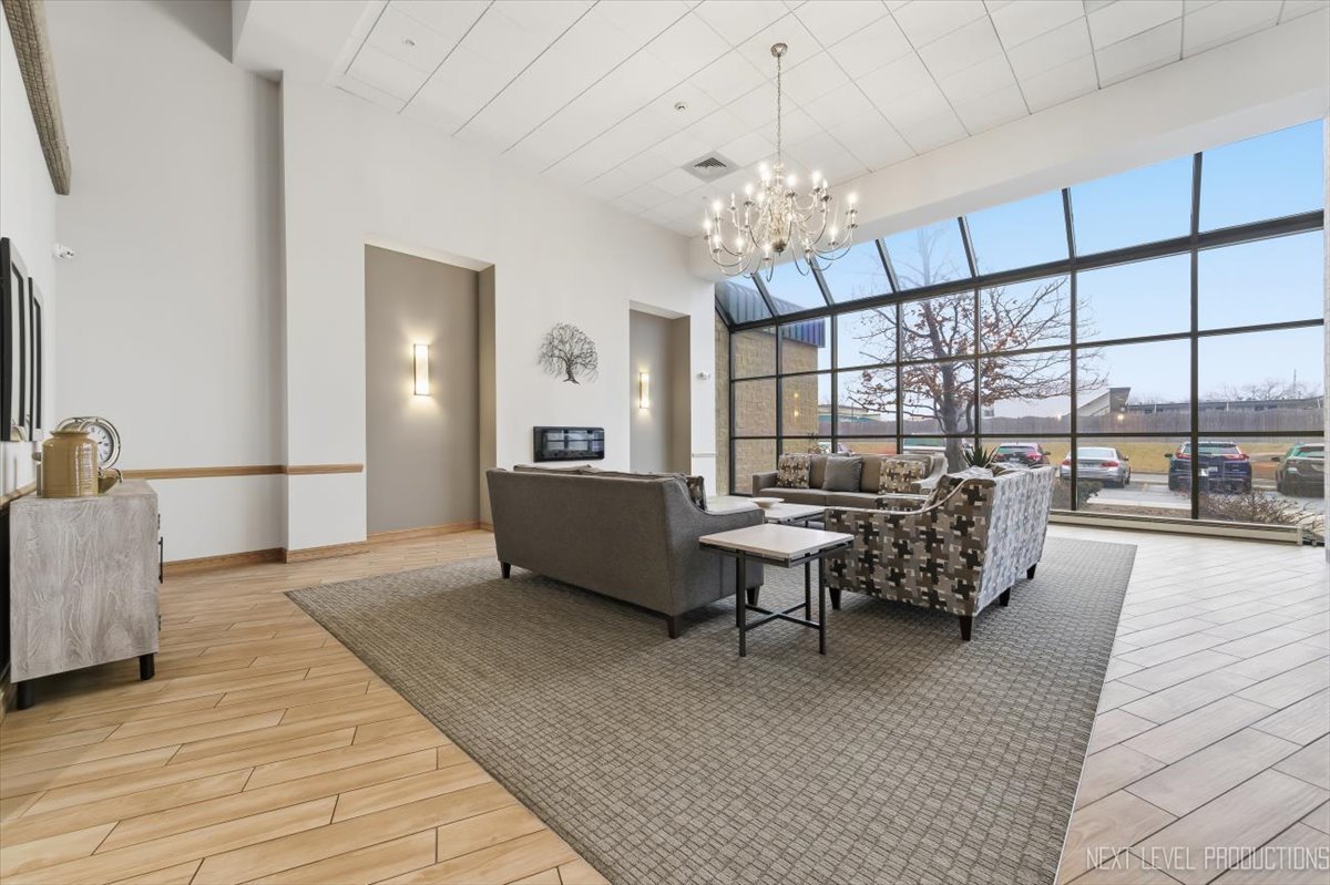 1500 S Ardmore Avenue Unit: 304