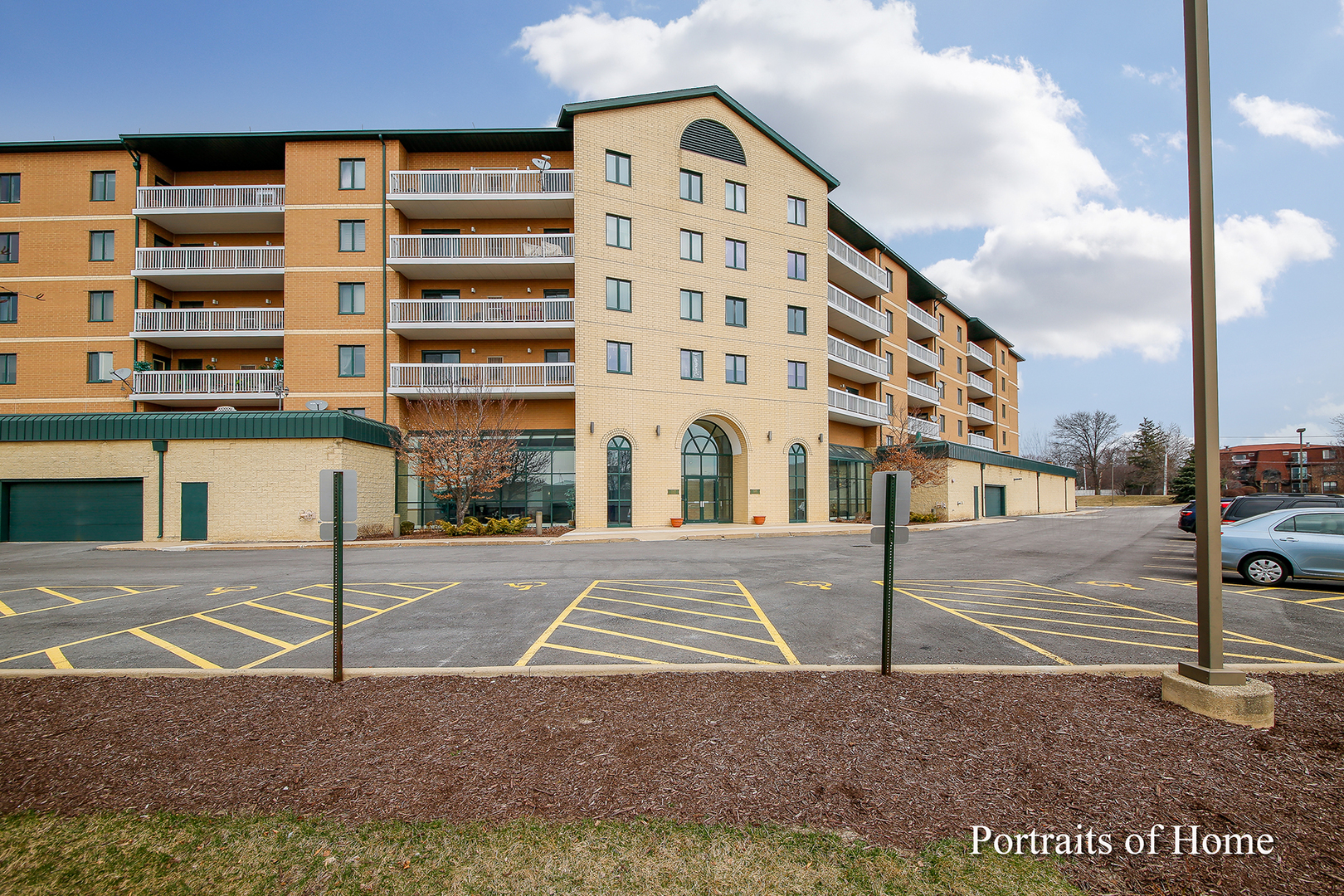 1500 S Ardmore Avenue Unit: 304