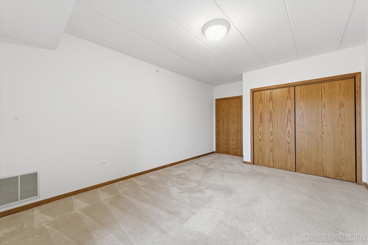 1500 S Ardmore Avenue Unit: 304
