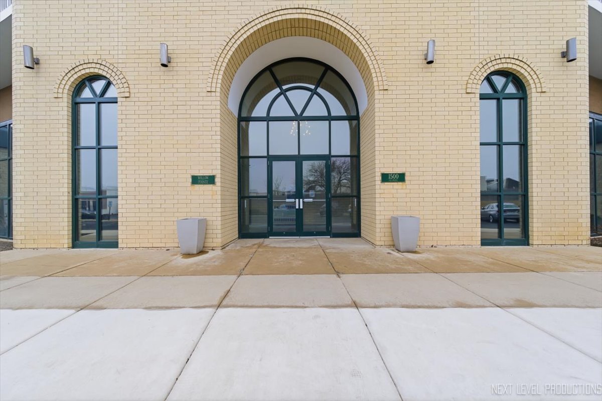 1500 S Ardmore Avenue Unit: 304