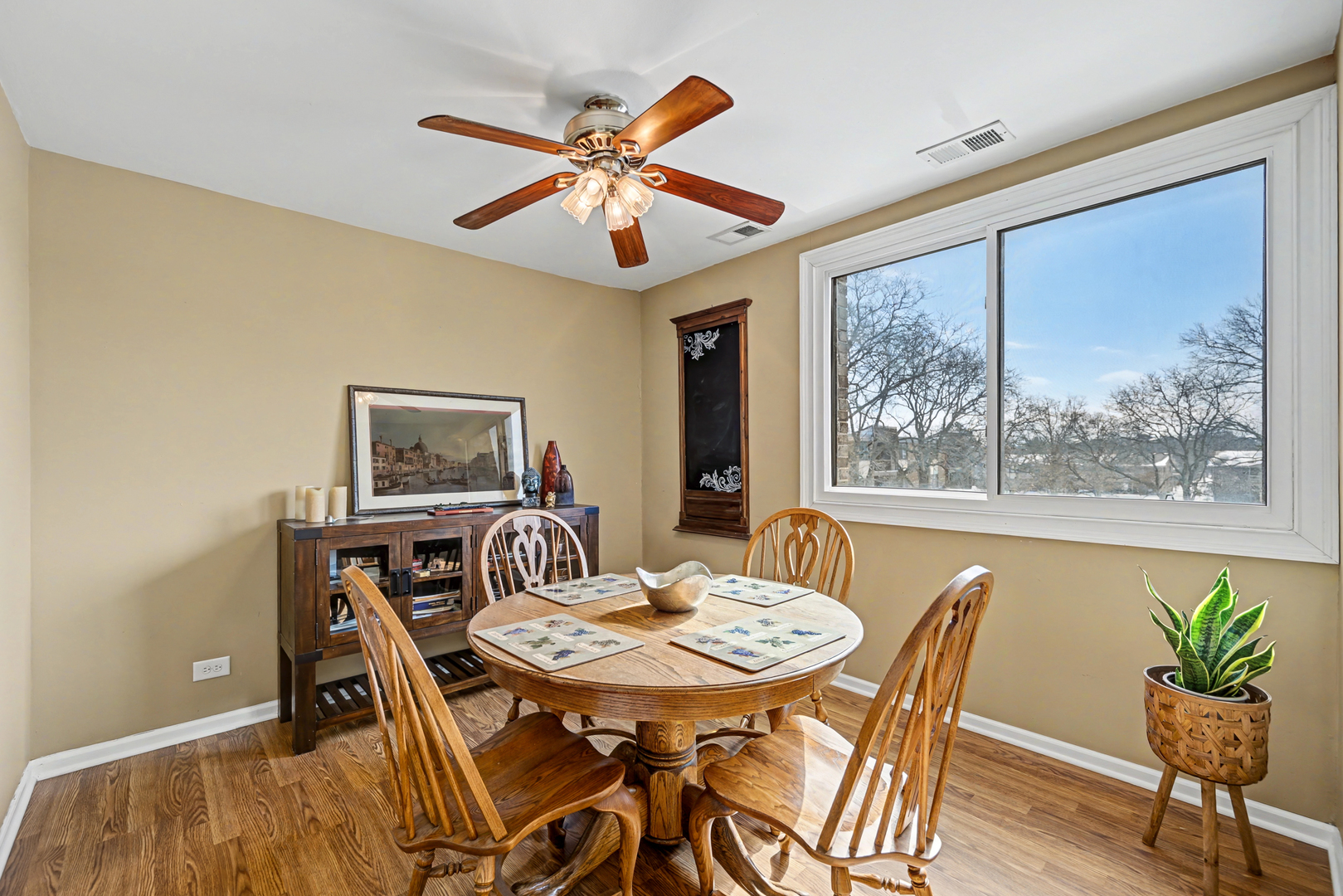 450 Raintree Court Unit: 3B