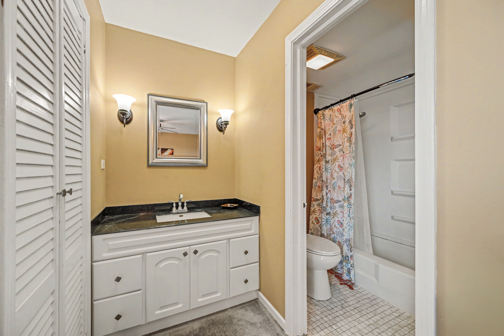 450 Raintree Court Unit: 3B