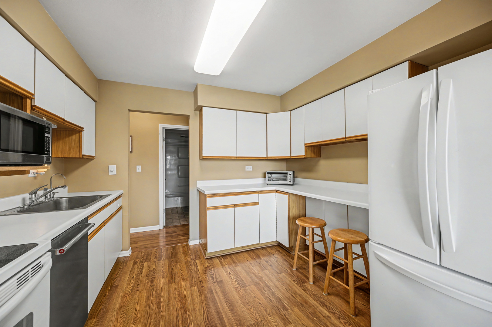 450 Raintree Court Unit: 3B