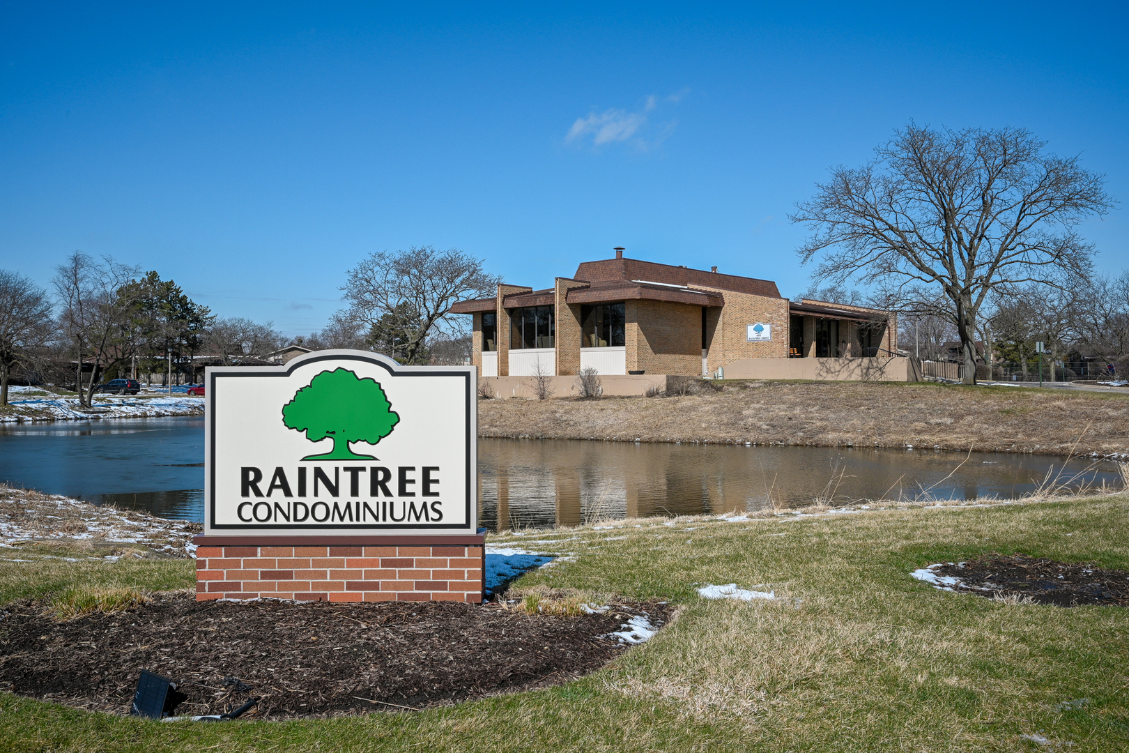 450 Raintree Court Unit: 3B