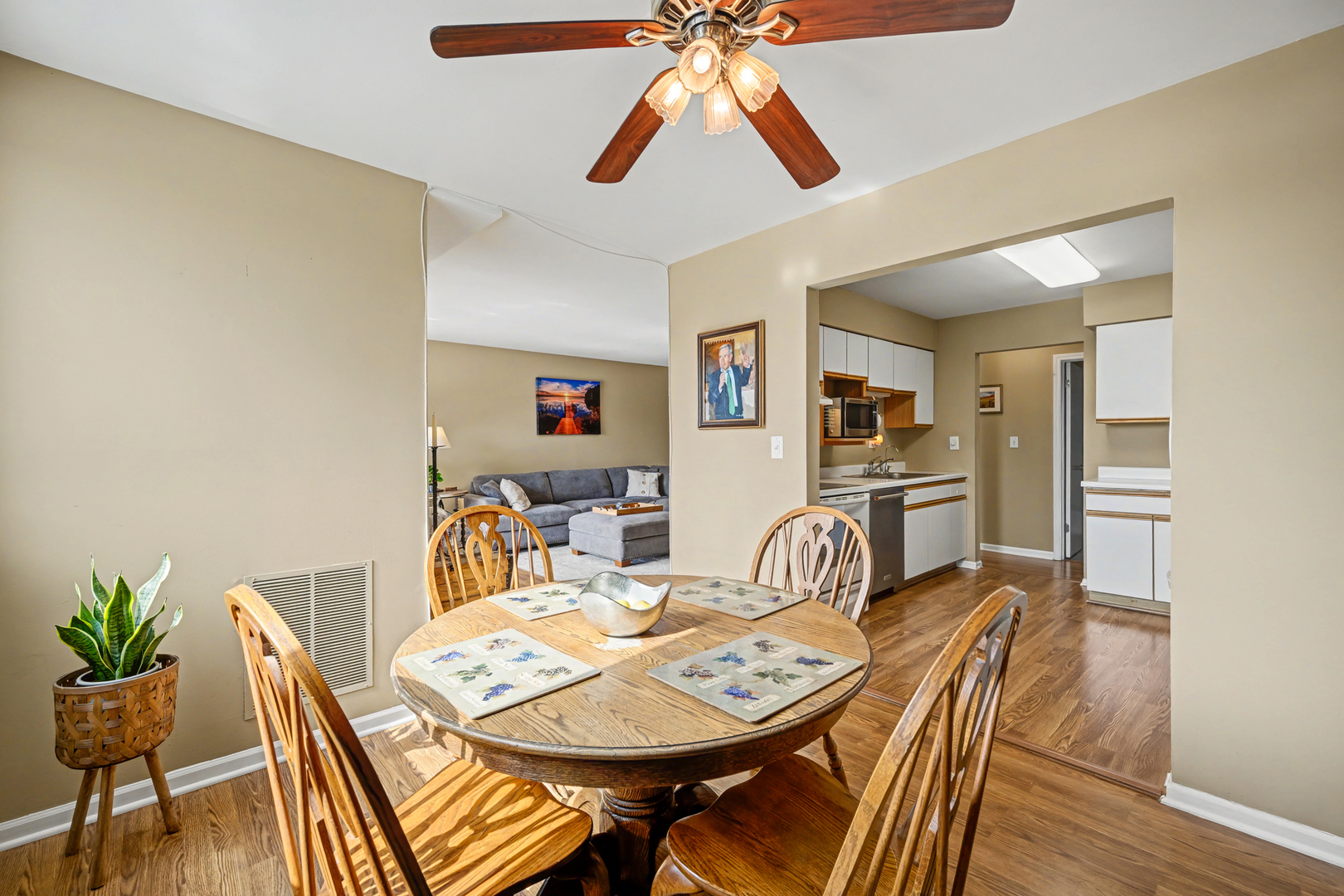 450 Raintree Court Unit: 3B