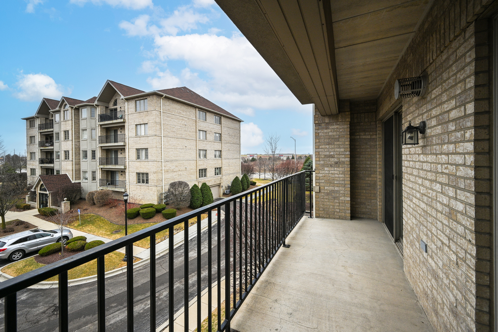 8505 Woodward Avenue Unit: 201
