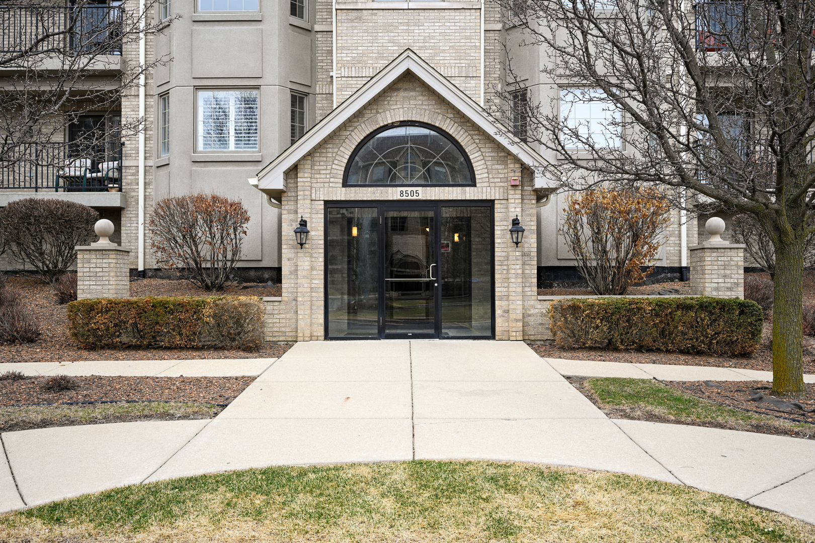8505 Woodward Avenue Unit: 201