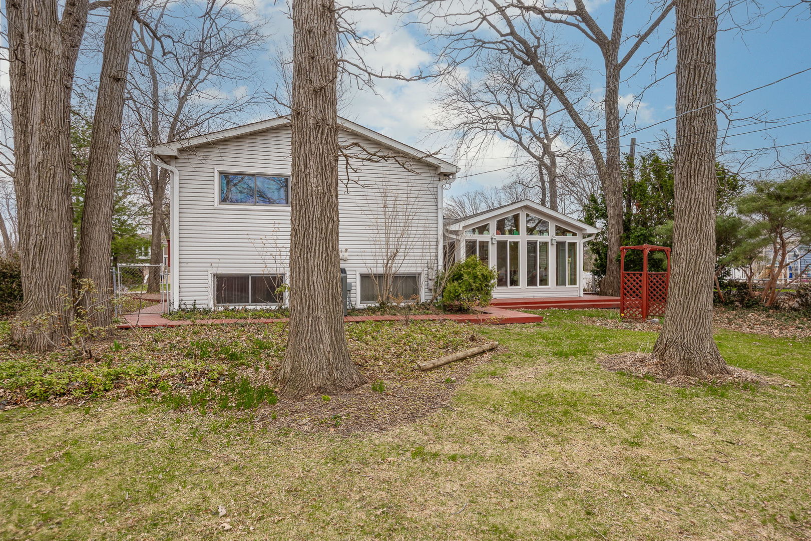 8000 Oakview Lane