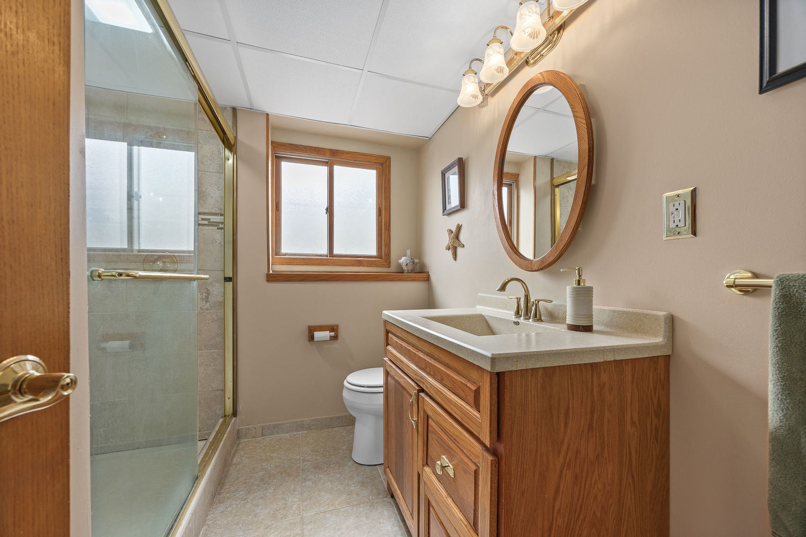 8000 Oakview Lane