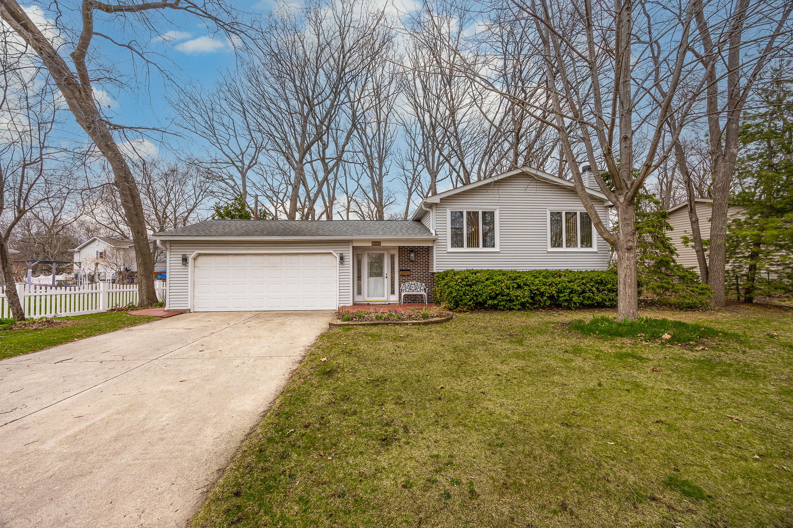 8000 Oakview Lane