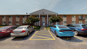 693 E Fullerton Avenue Unit: 203