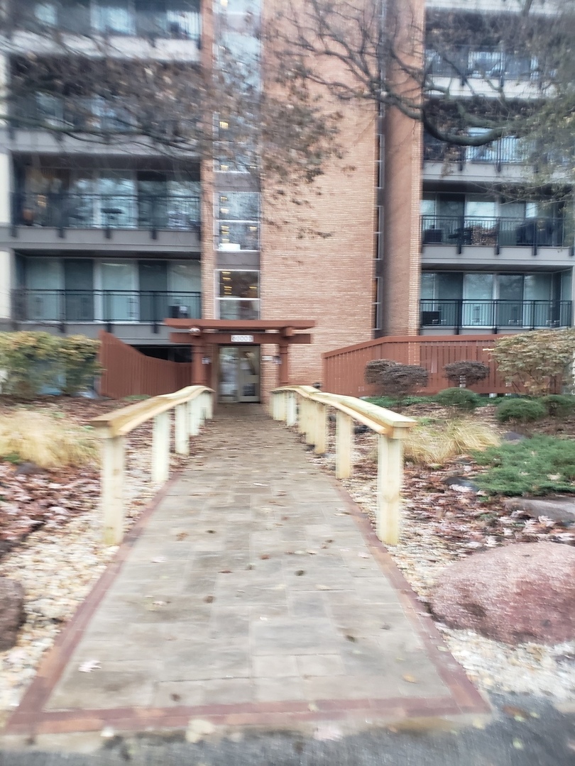 6000 Oakwood Drive Unit: 6H