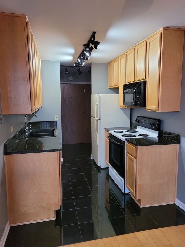 6000 Oakwood Drive Unit: 6H