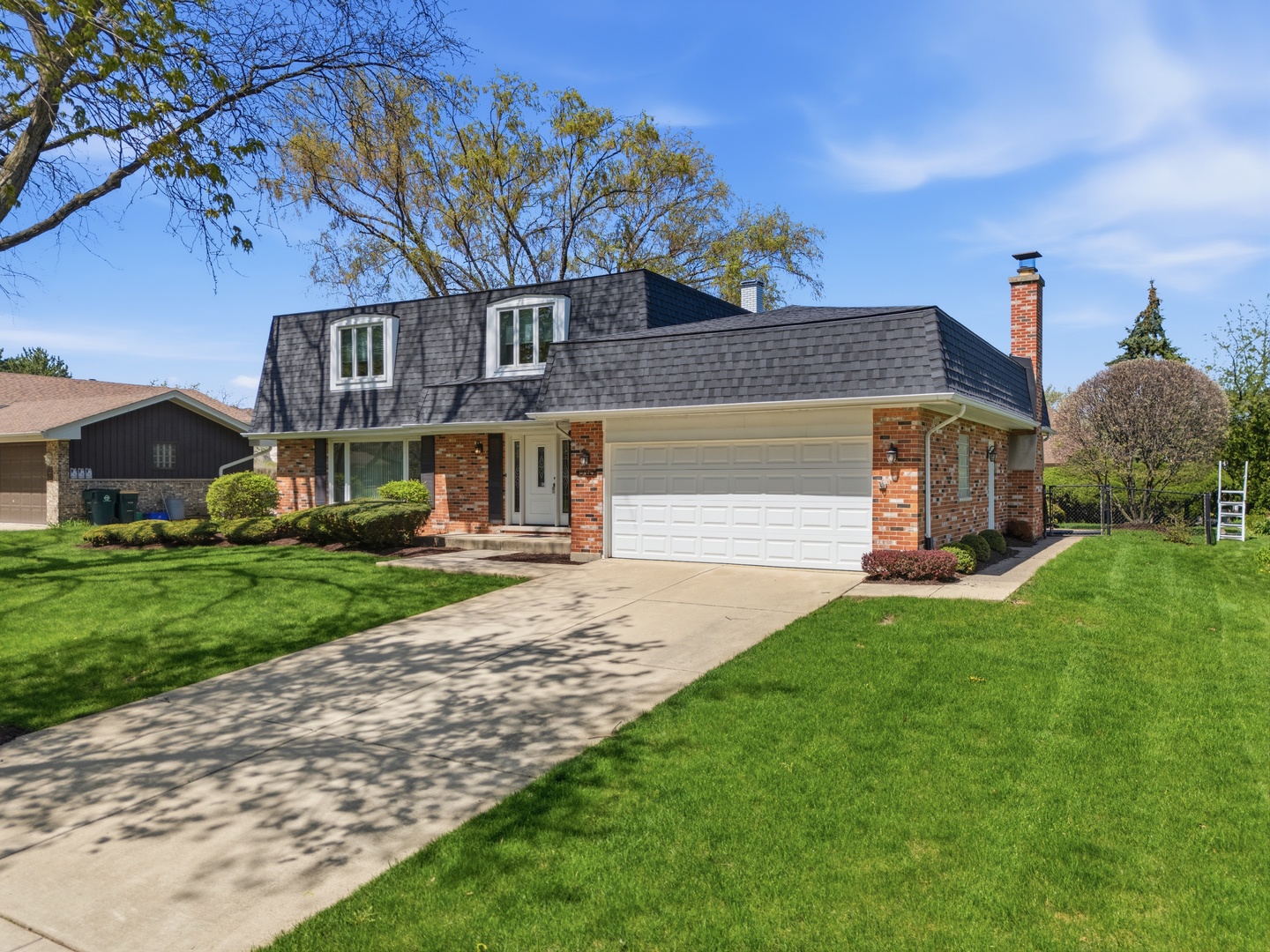 18W276 Holly Avenue