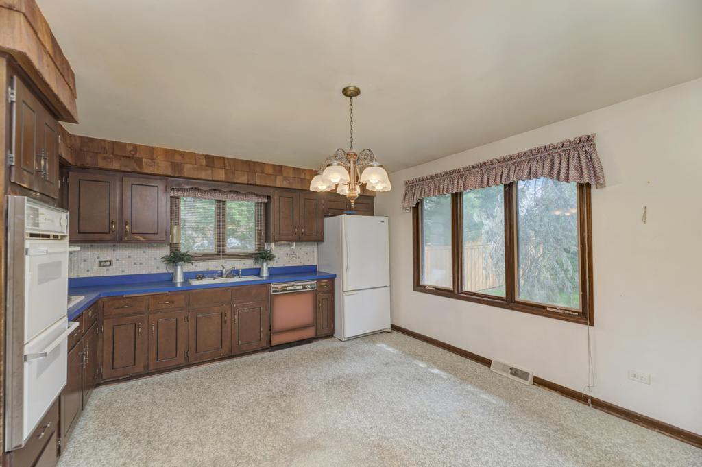 8017 Sawyer Road