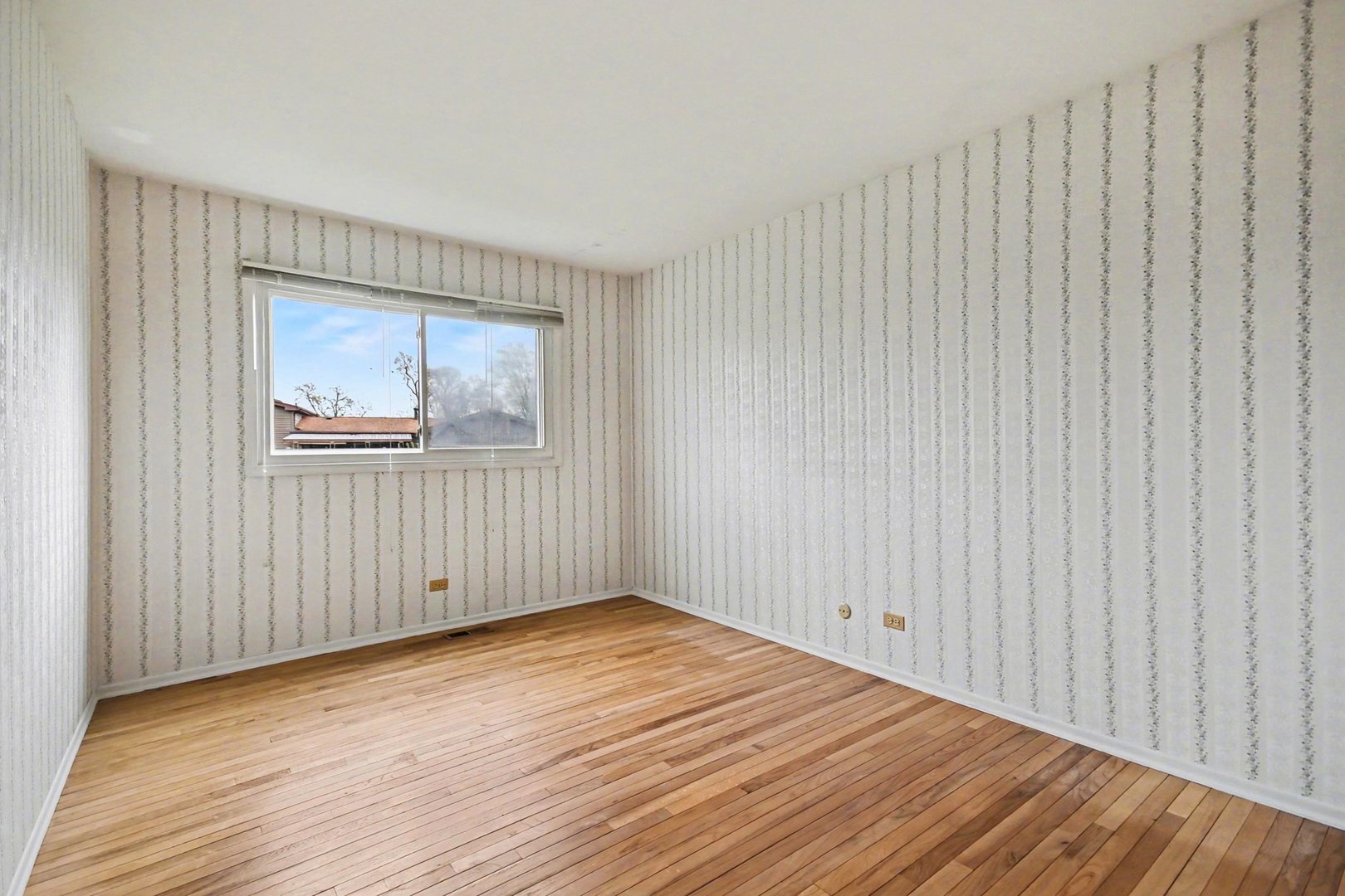 3941 Roslyn Road