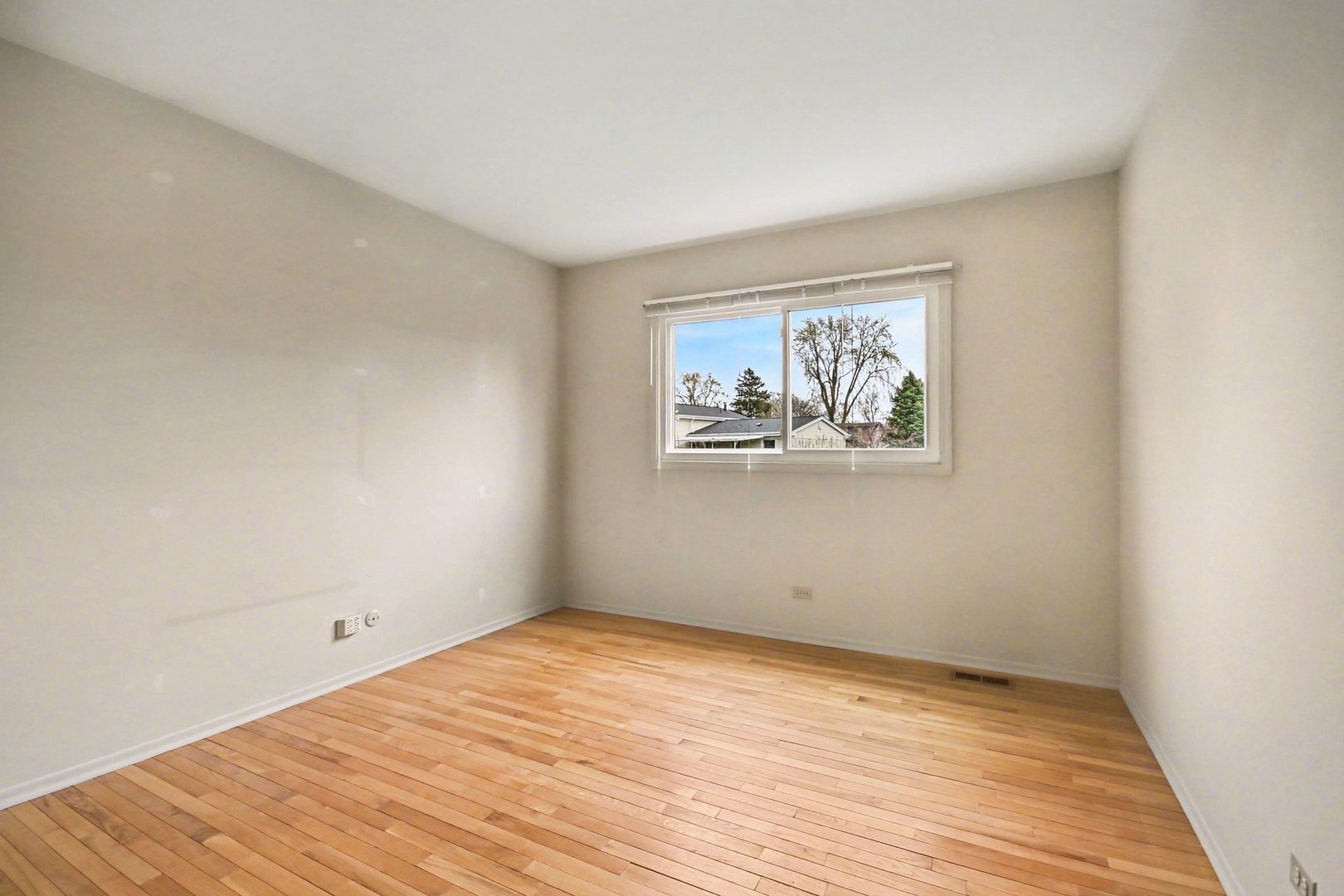 3941 Roslyn Road