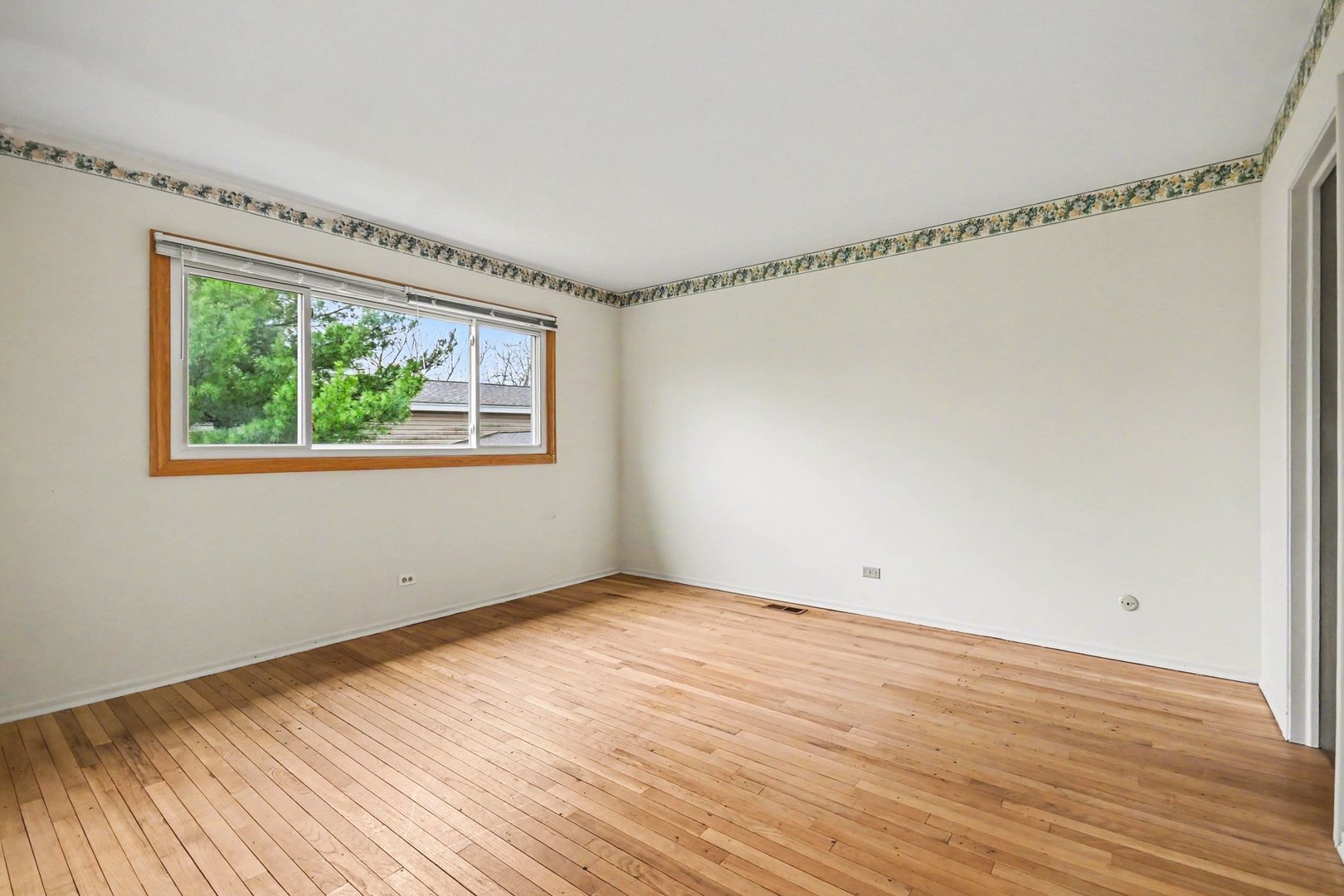 3941 Roslyn Road