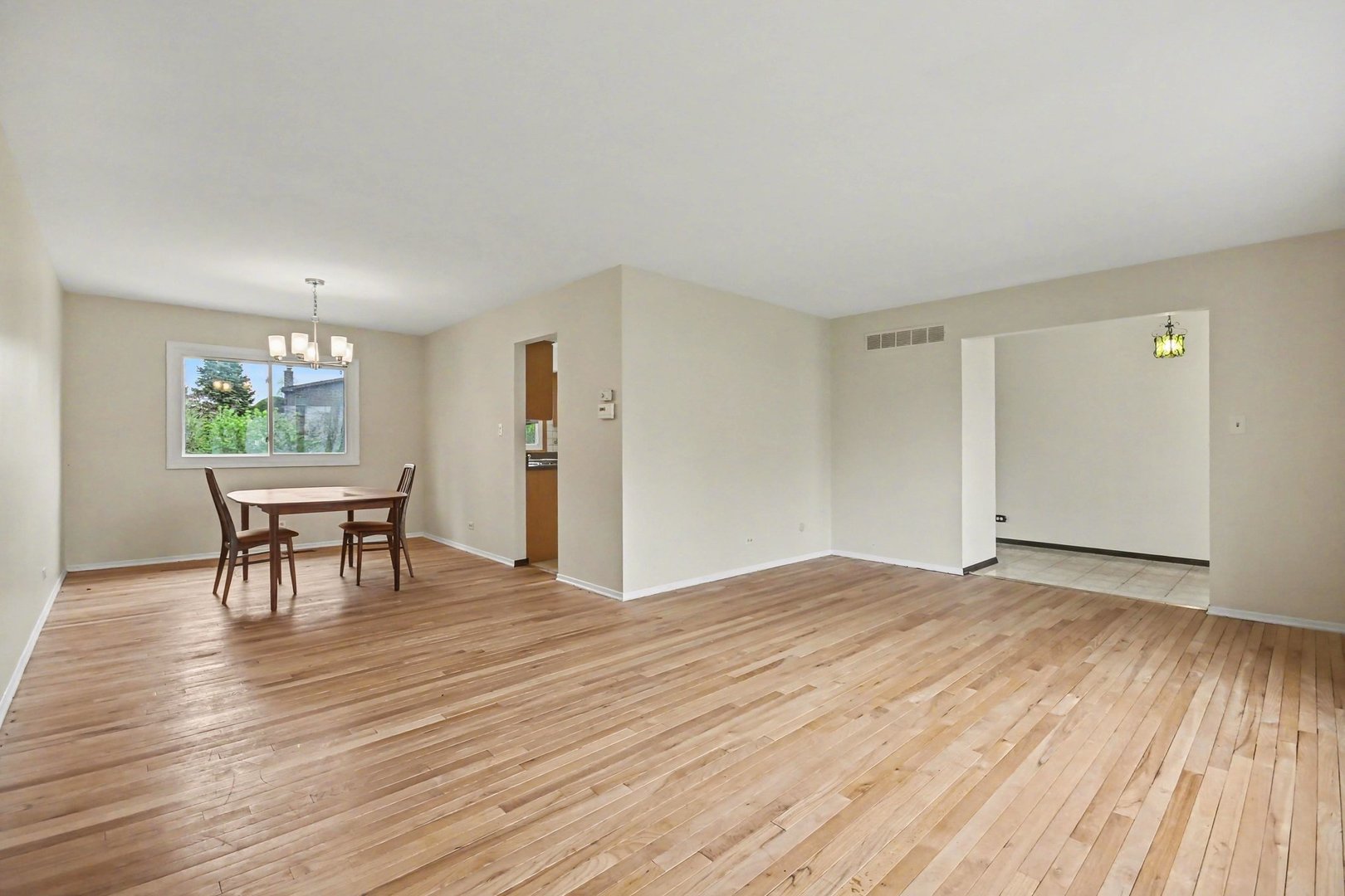 3941 Roslyn Road