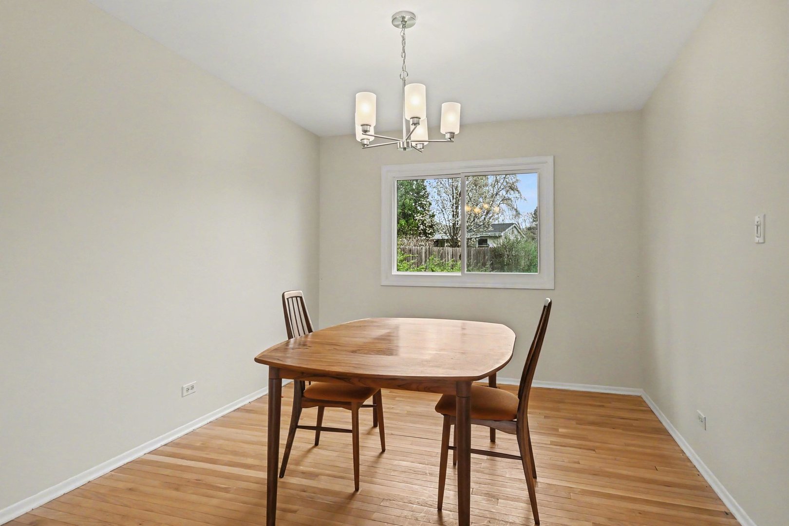 3941 Roslyn Road