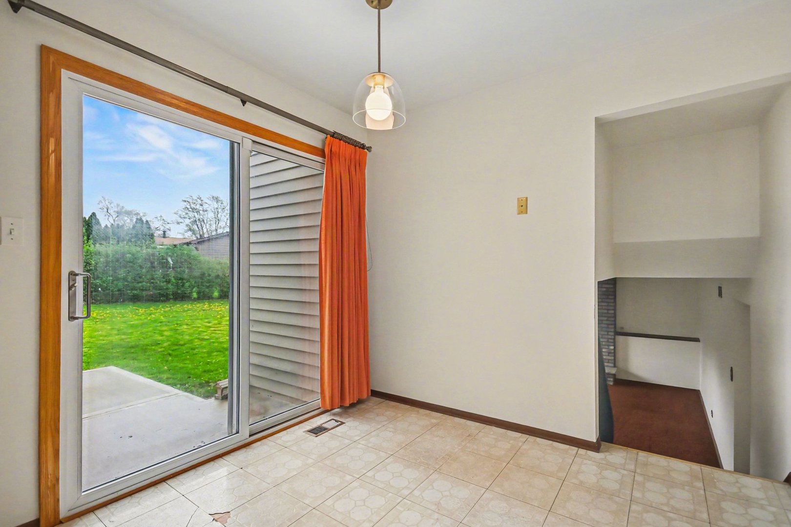 3941 Roslyn Road