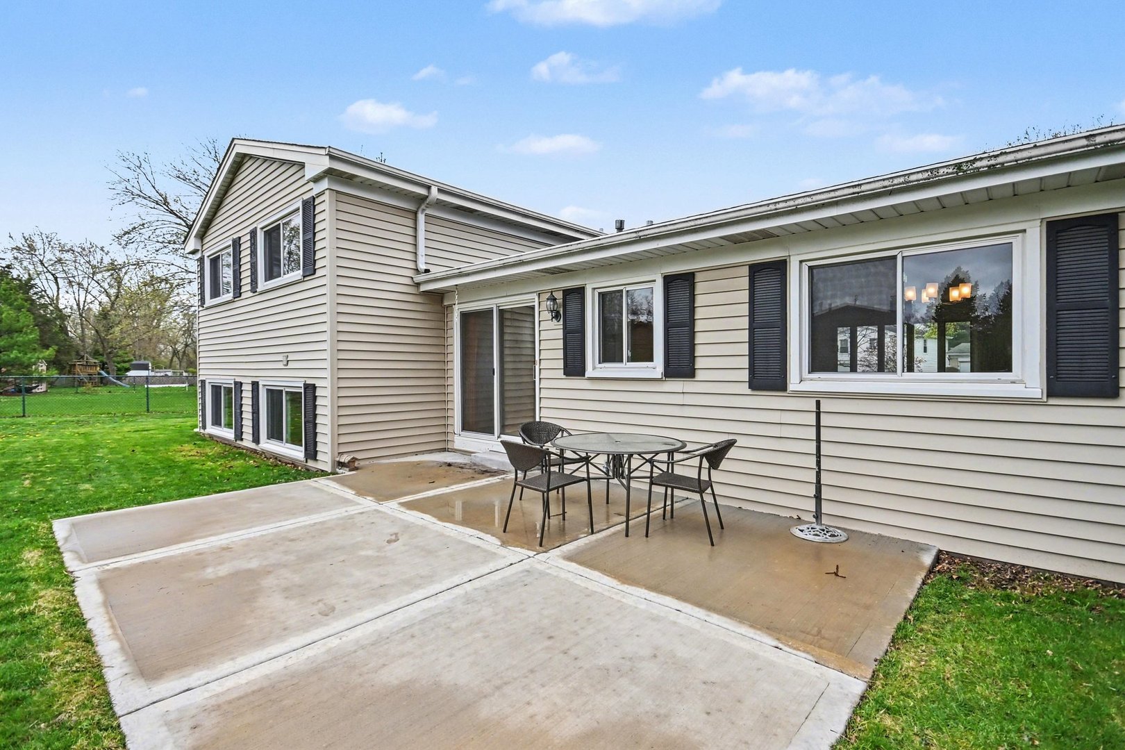 3941 Roslyn Road