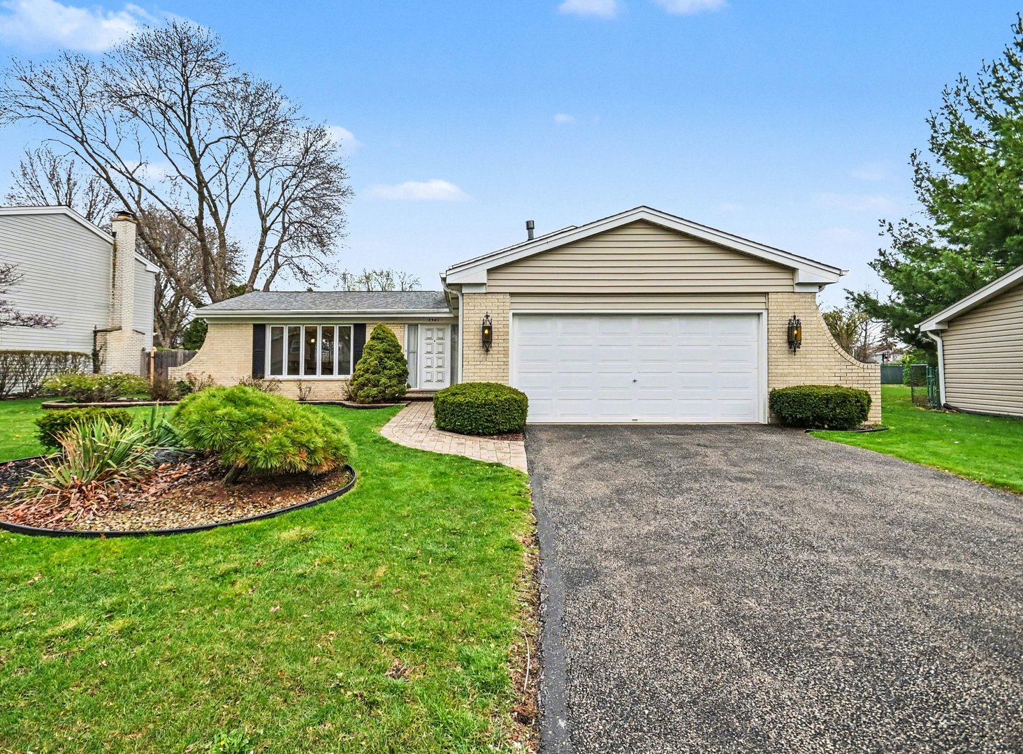 3941 Roslyn Road