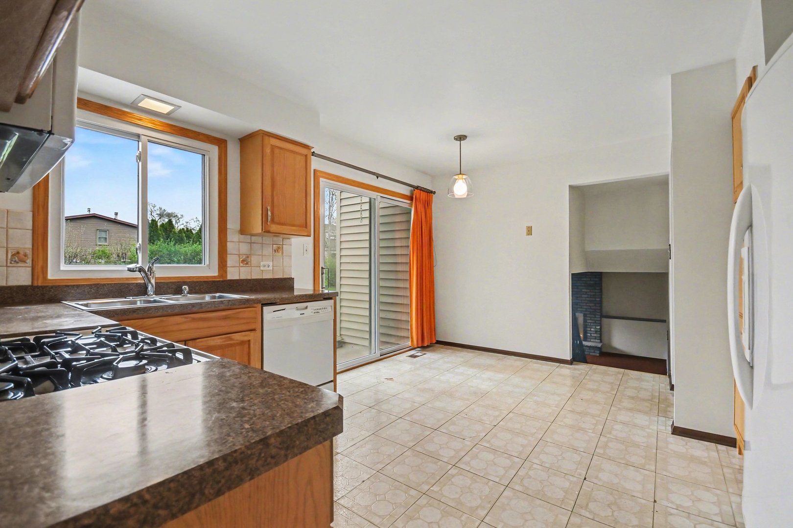 3941 Roslyn Road