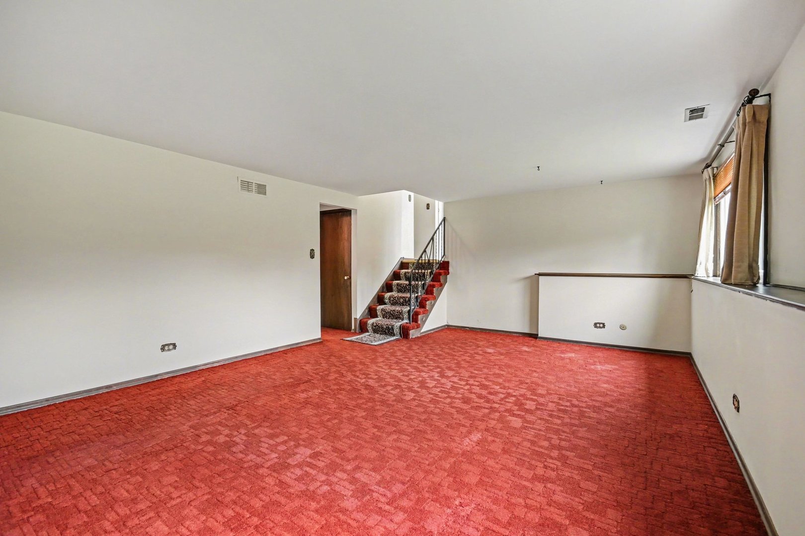 3941 Roslyn Road