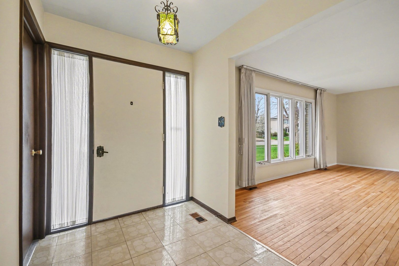3941 Roslyn Road