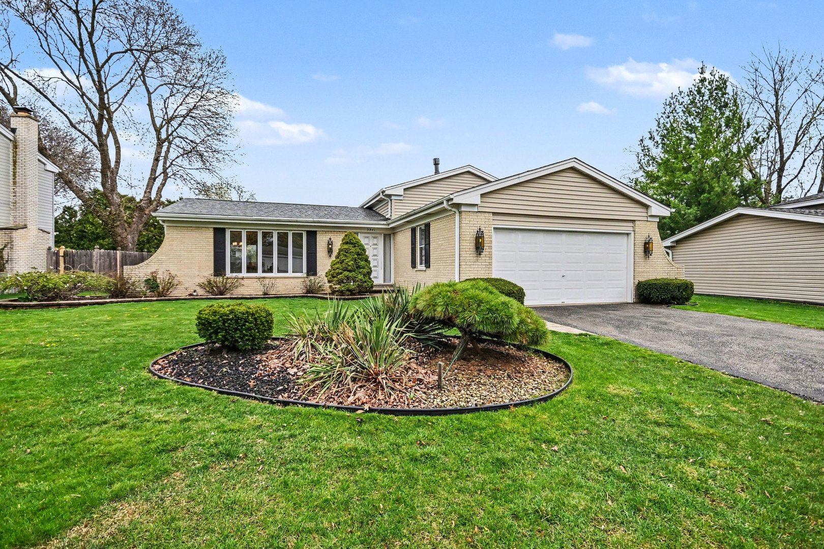 3941 Roslyn Road