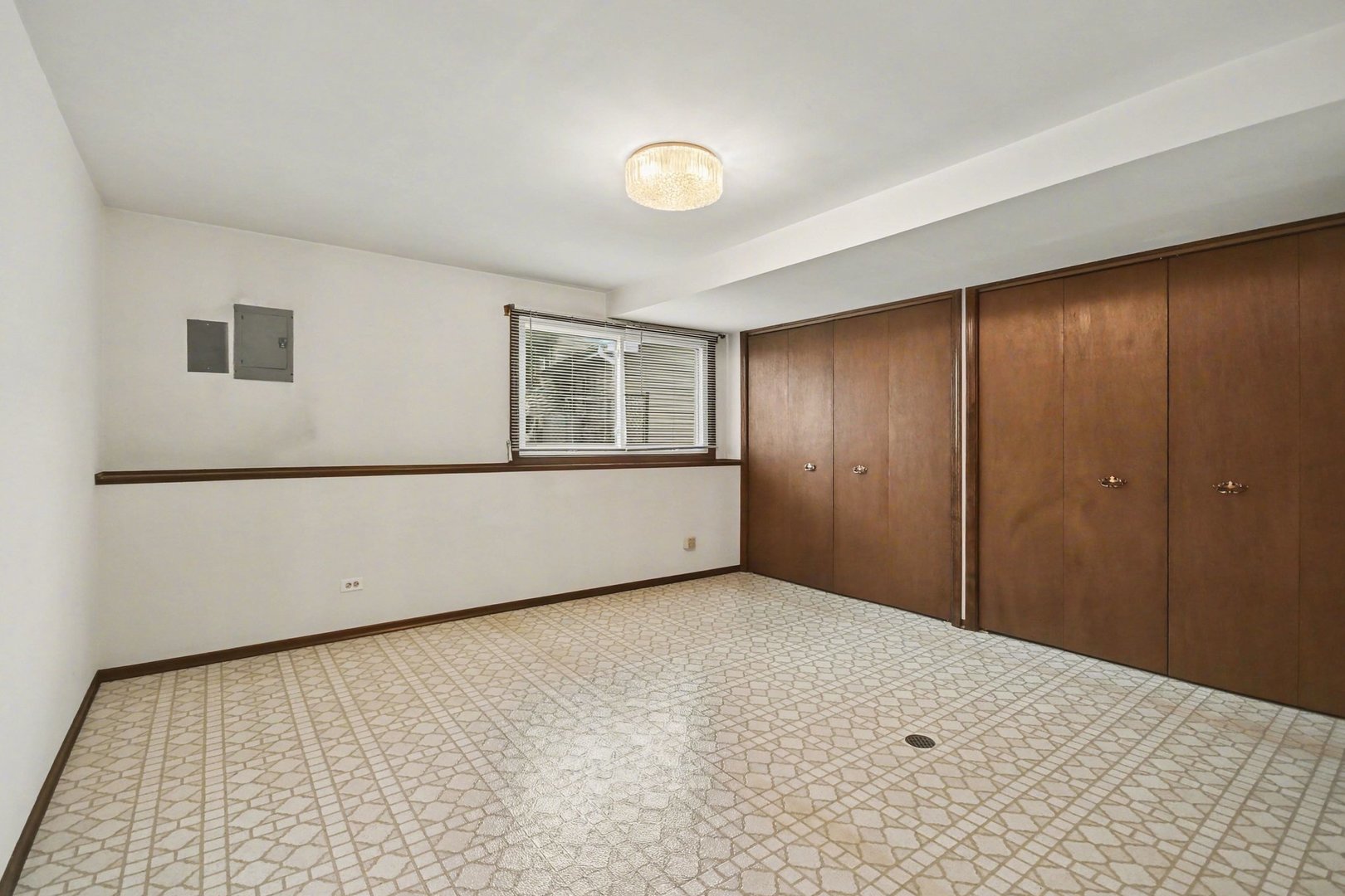 3941 Roslyn Road