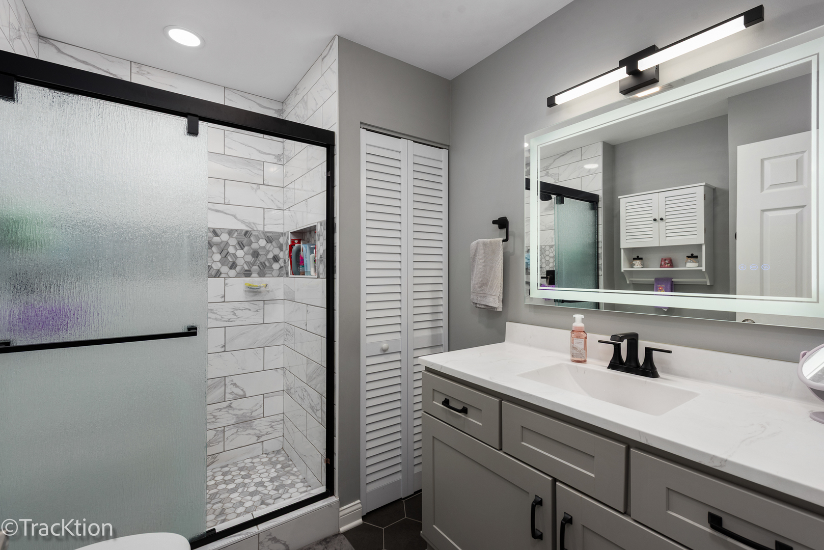 717 Maplewood Court Unit: B