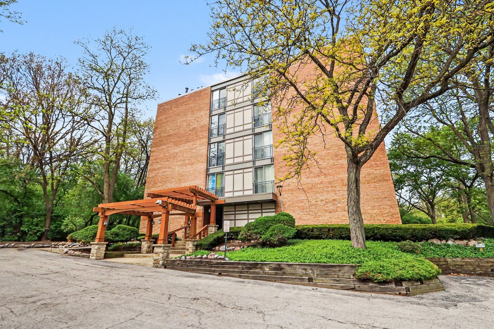 5810 Oakwood Drive Unit: 5C