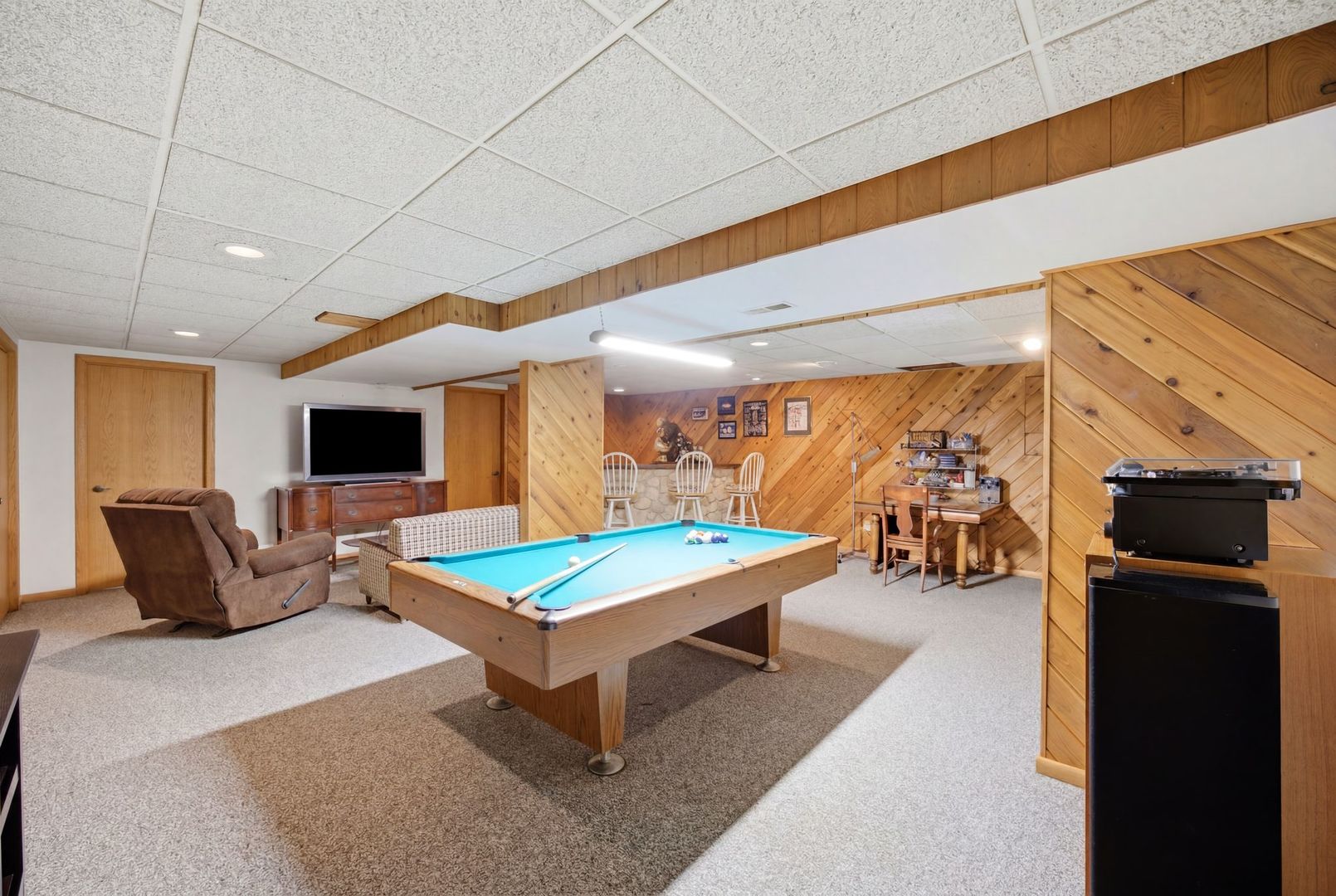 19W471 Deerpath Lane