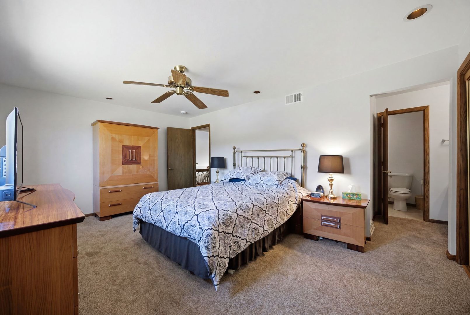 19W471 Deerpath Lane