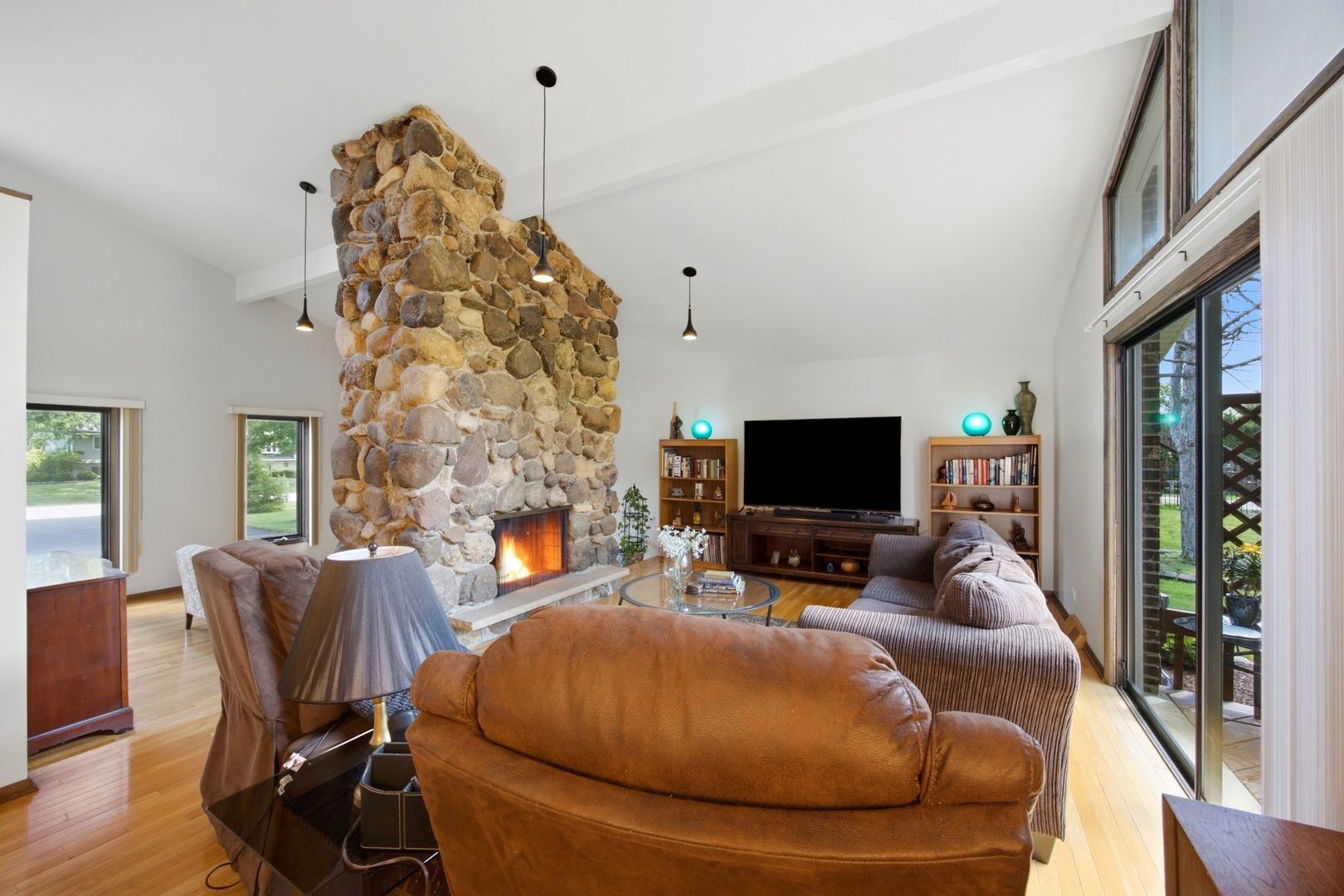 19W471 Deerpath Lane