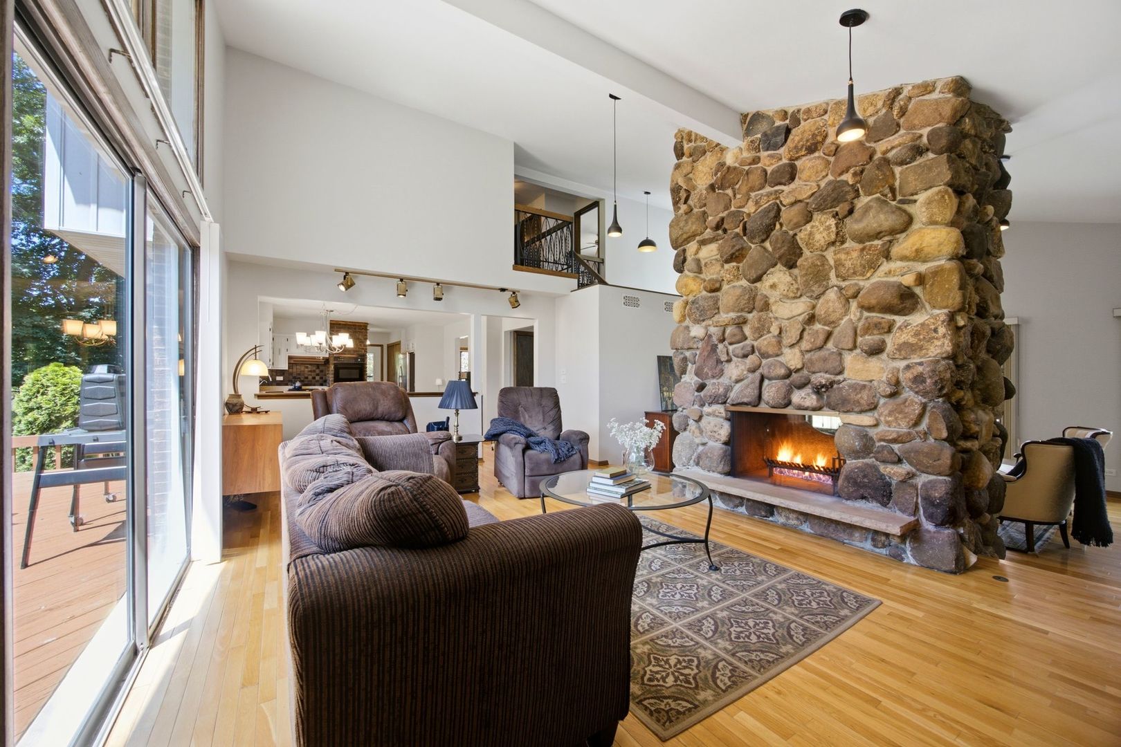 19W471 Deerpath Lane