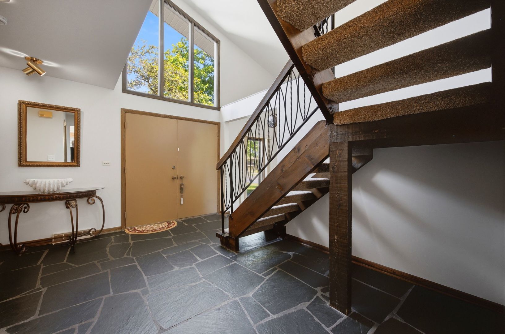19W471 Deerpath Lane