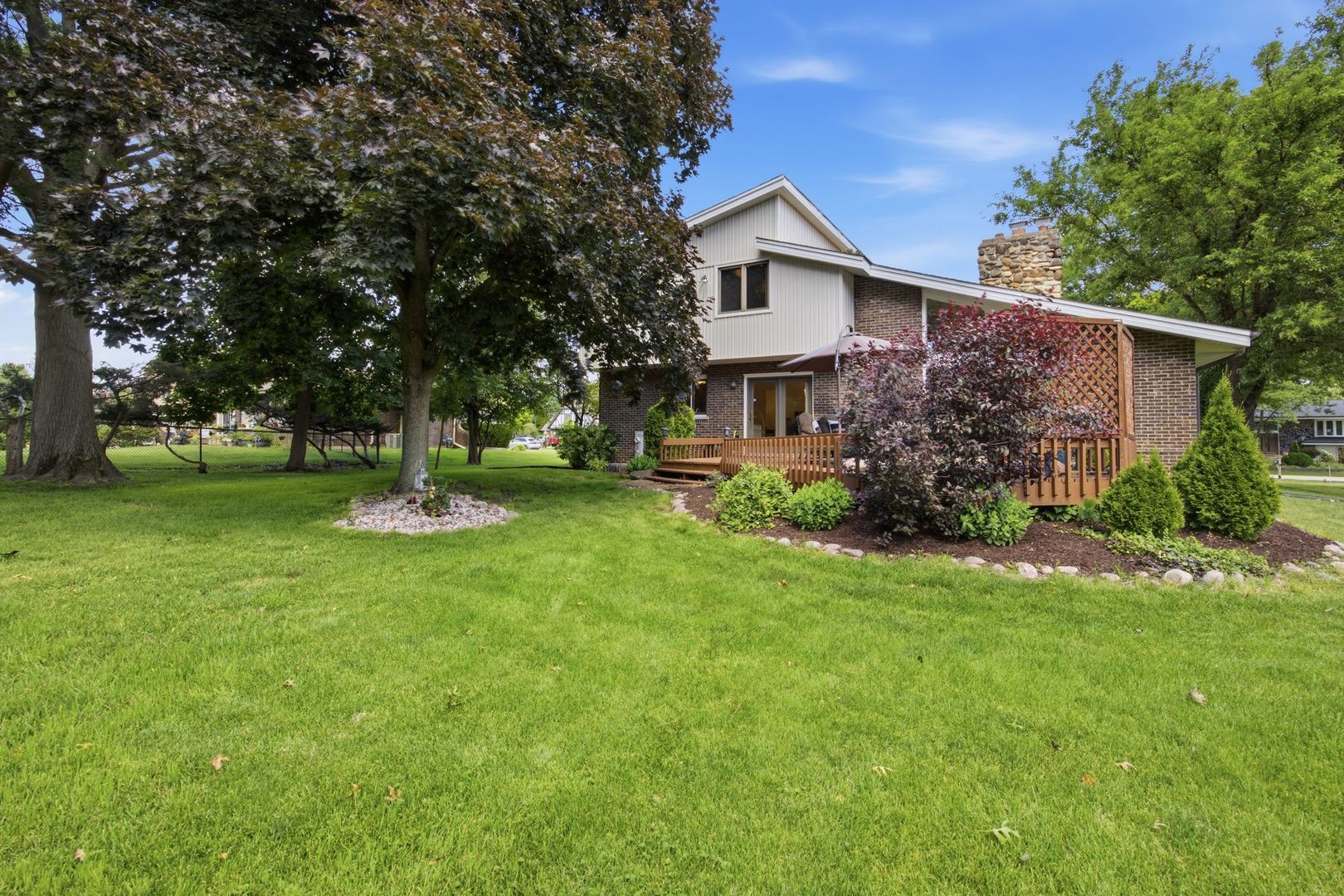 19W471 Deerpath Lane