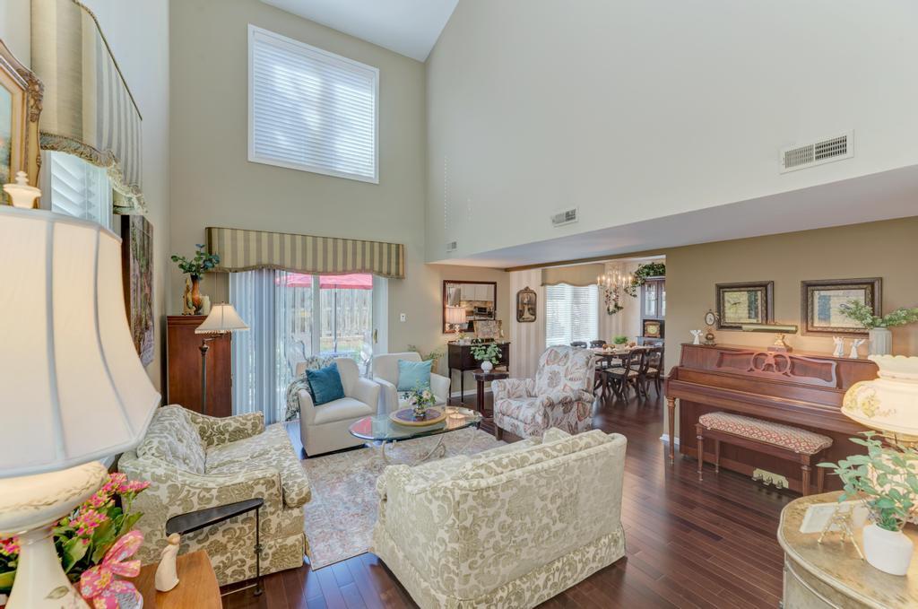 312 Cromwell Court