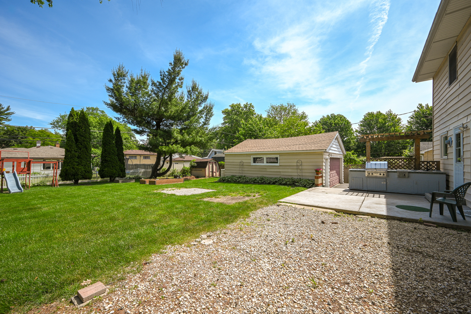 114 W Berkshire Avenue