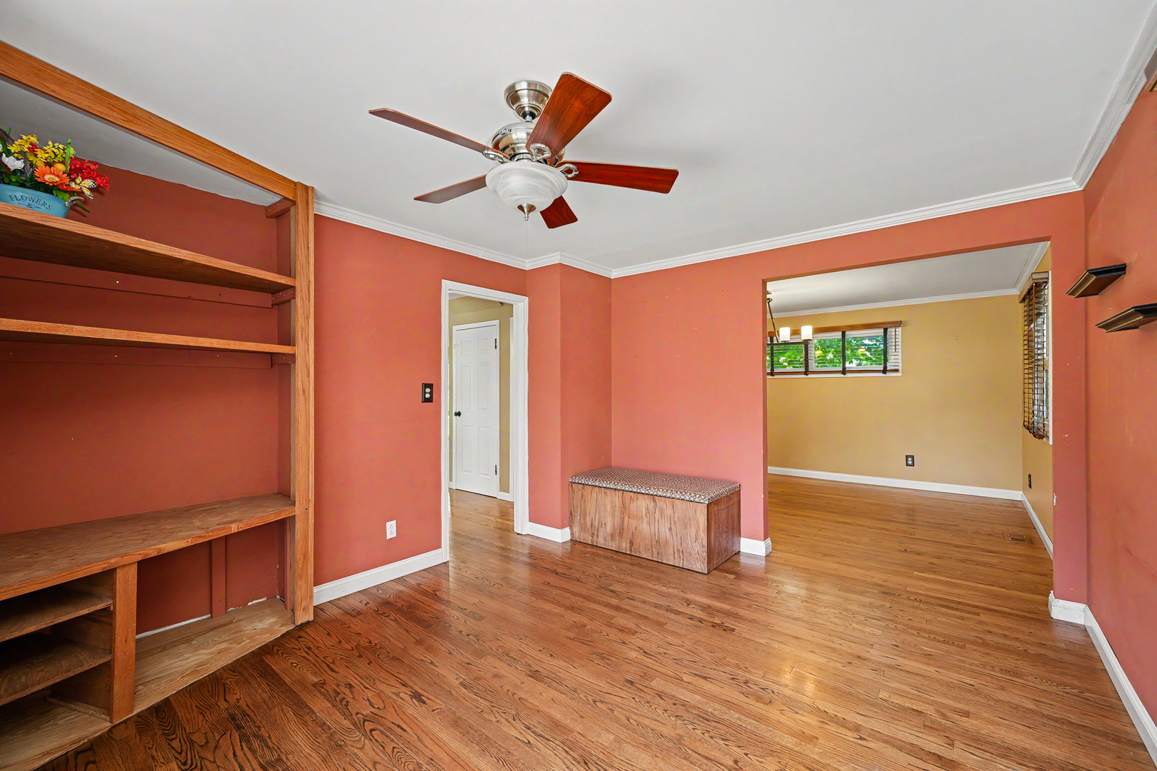 114 W Berkshire Avenue