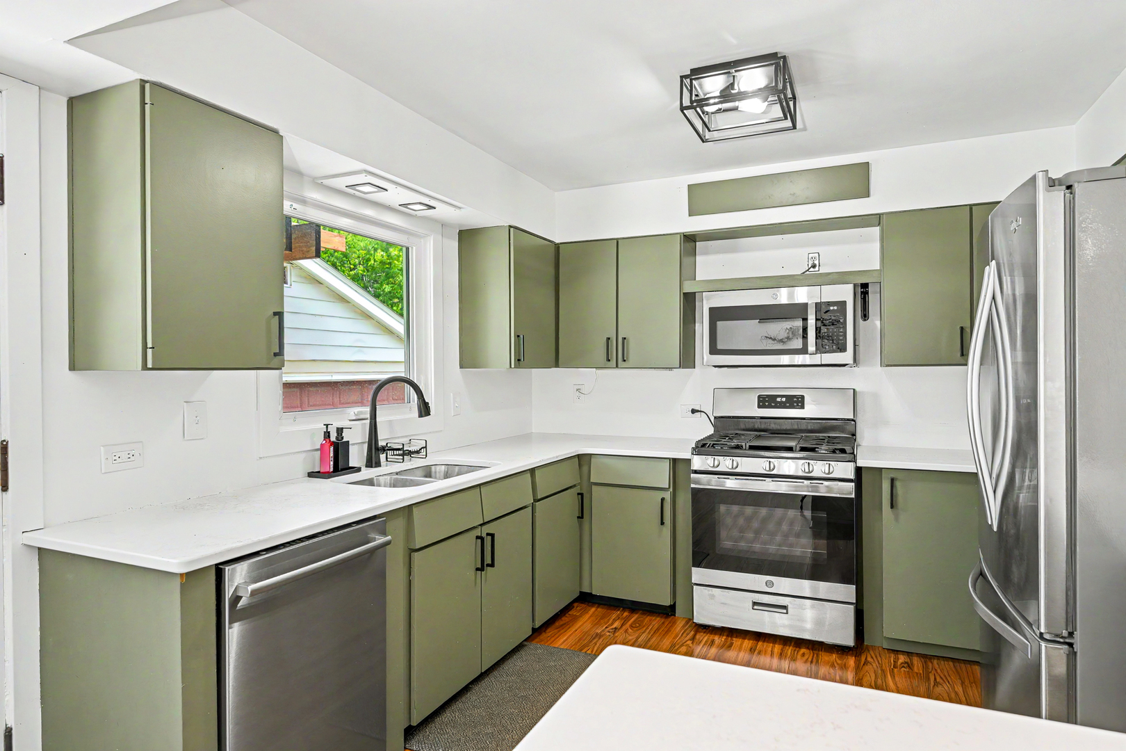 114 W Berkshire Avenue