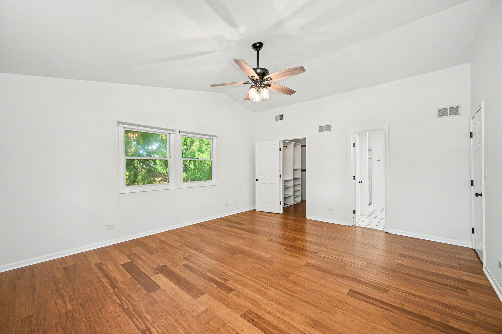 114 W Berkshire Avenue